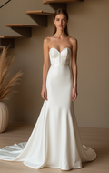 Modern Strapless Wedding Dress – Sculpted Bodice & Sleek Silhouette
