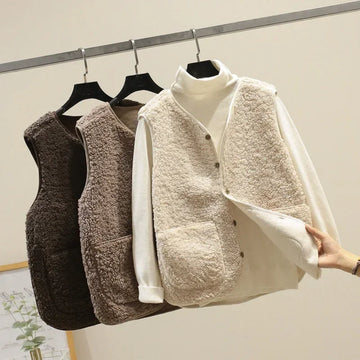 Lamb Wool Vest Women's Cropped 2025 Autumn/Winter New Style Korean Version Fur Integrated Horse Clip Granule Plush Shoulder Vest