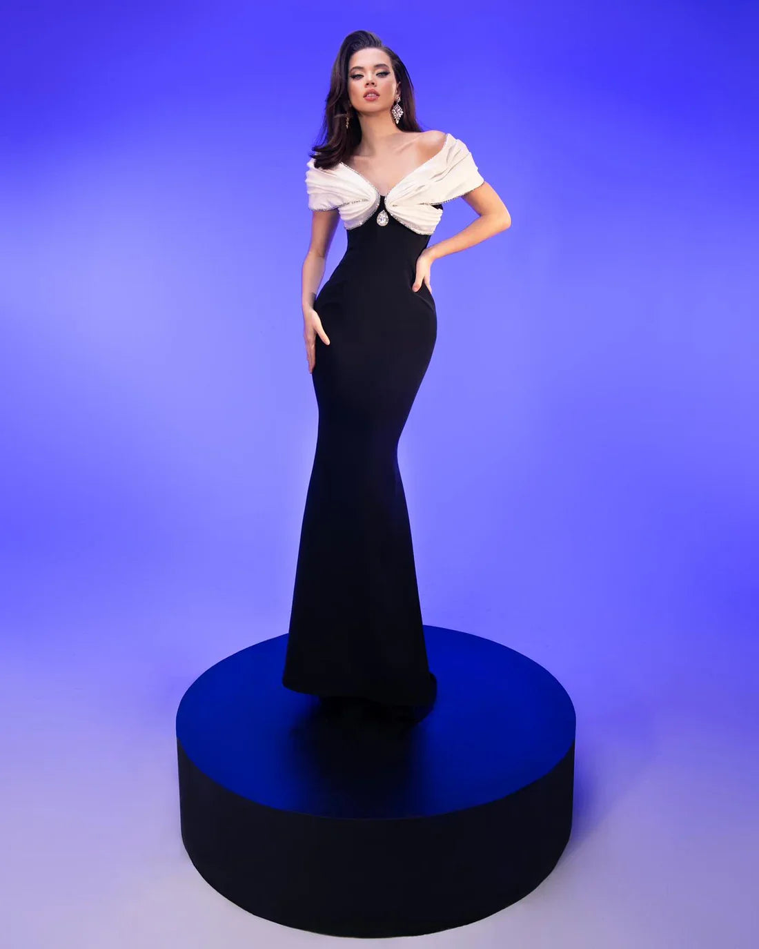 New Arrival Women Sexy Off the Shoulder Shinning Crystal Bodycon Long Bandage Dress Elegant Evening Party Prom Celebrate Outfit