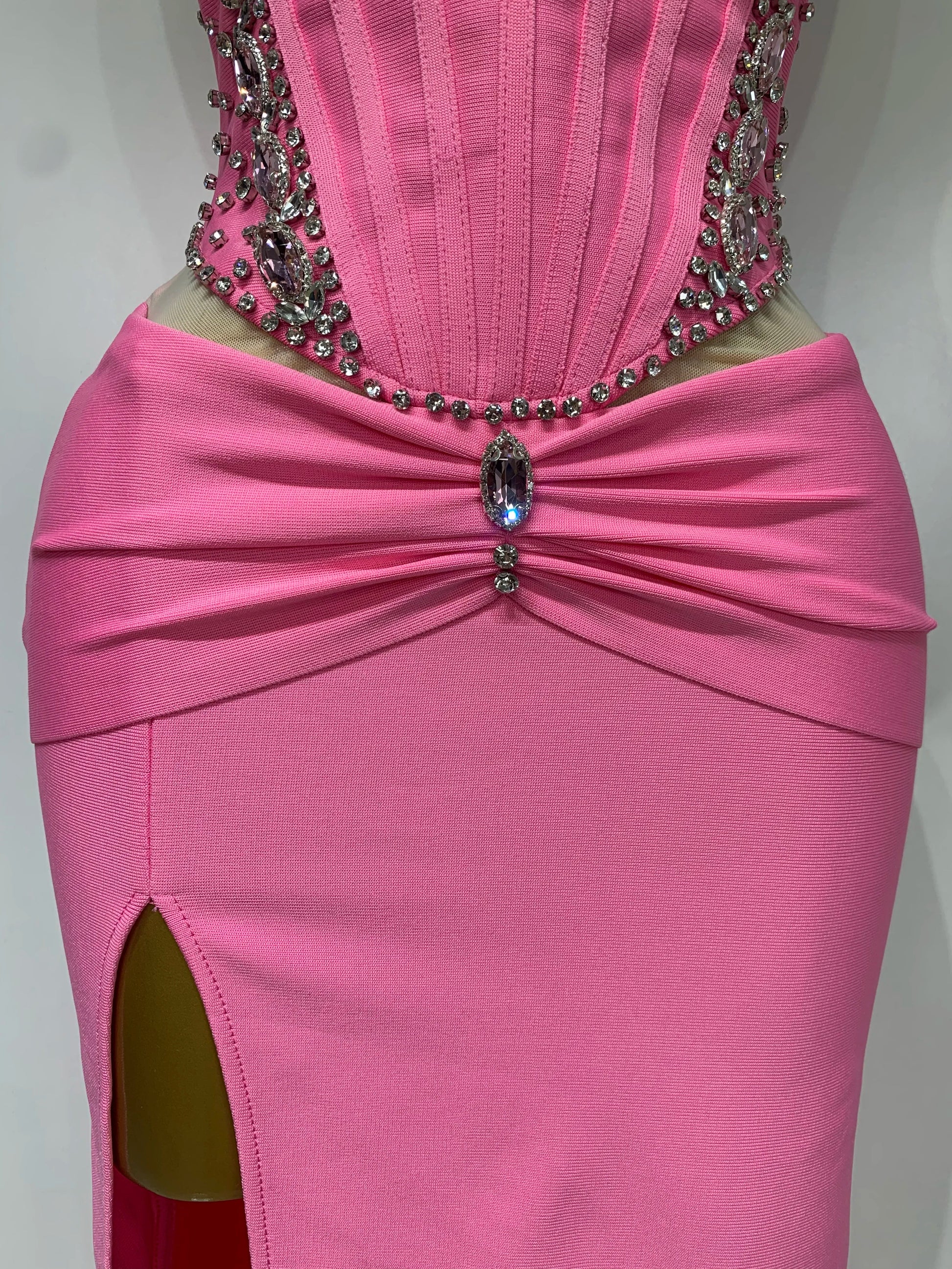 Women Sexy Backless Bodycon Sleeveless Bandage Dress Elegant Prom Gown Club Evening Party Luxury Birthday Wedding Guest Dresses