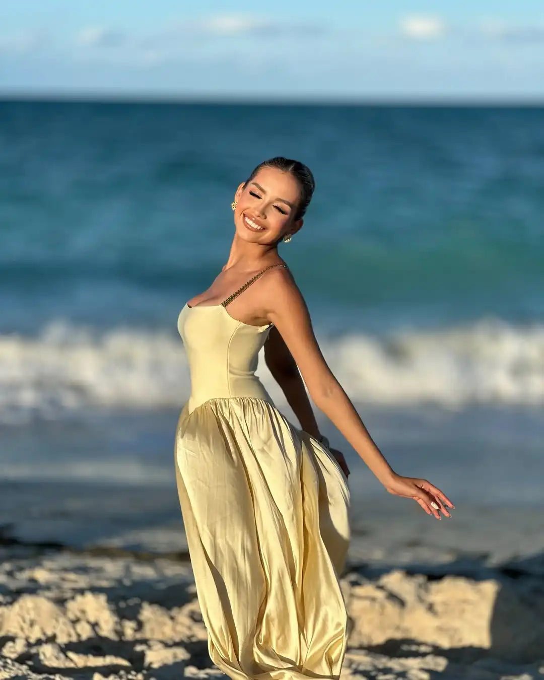 Yellow Women Sleeveless Sexy Strap Square Collar Long Bandage Maxi Dress Beach Style Celebrate Birthday Vacation Party Dress