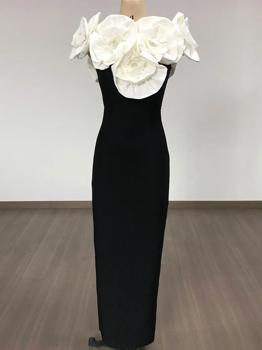 2024 Sexy Women's 3D Flower Decorative Bandage Dress with One Collar Shoulder Bodycon Bareback Long Dress Evening Party Vestidos WHITE