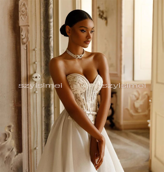 Popular Sweetheart A Line Lace Applique Wedding Dresses Tull Glitter Sweep Train Wedding Gowns Customized Vestido De Noival