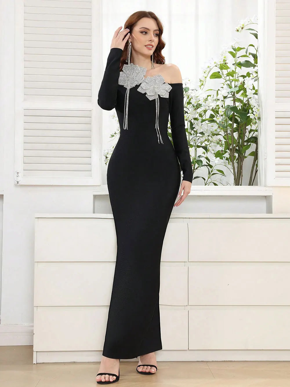 2025 Women's Light Luxury Water Diamond Flower Design Bandage Dress with Diagonal Collar Long Sleeve Bodycon Black Long Dresses