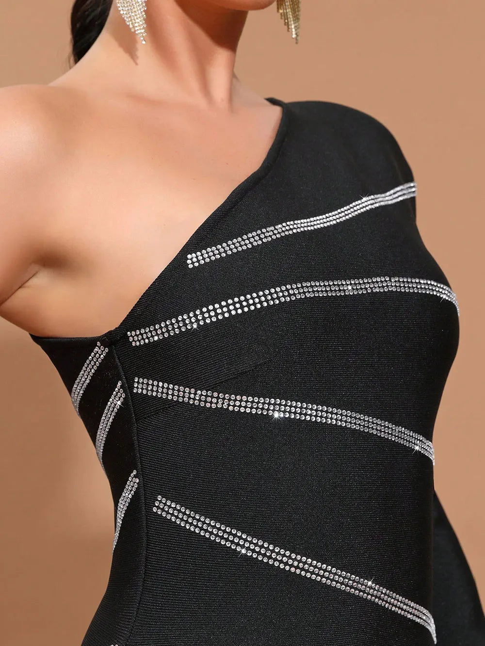 2025 Elegant Women's Hot Diamond Bandage Dress with Diagonal Collar, One Shoulder, Long Sleeve Bodycon Black Long Dress Vestidos