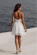 Lace Mini Wedding Dress – Short Bridal Gown for Beach Ceremonies

