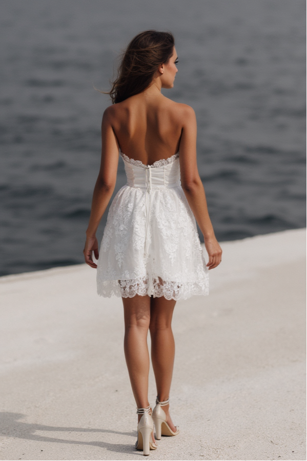 Lace Mini Wedding Dress – Short Bridal Gown for Beach Ceremonies

