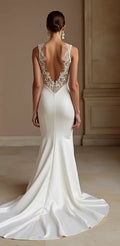 Mermaid Wedding Dress for Brides Who Love a Romantic and Sleek Design