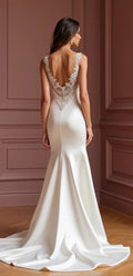 Mermaid Fit-and-Flare Wedding Dress with a Sleek and Chic Fit
