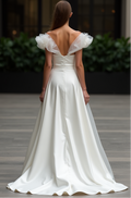Classic Strapless Ball Gown – Sweetheart Neckline & Full Satin Skirt