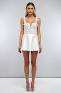 Mini Robe de Mariée Moderne – Dentelle Florale et Jupe Trapèze Satinée