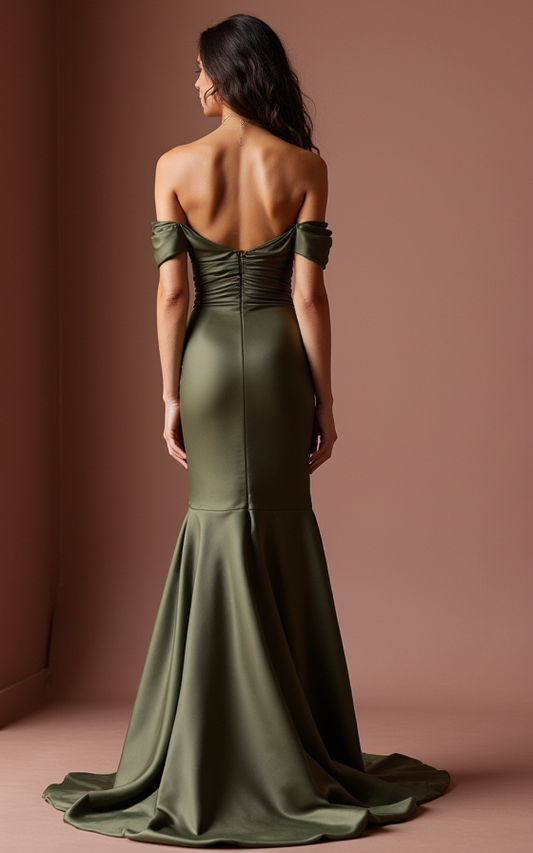 Sophisticated Green Evening Dress & Prom Gown with Satin Finish for a Luxe Feel