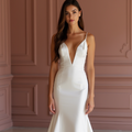 Mermaid White Wedding Dress with Crystal Details for a Sparkling Bridal Moment