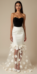 Elegant Mermaid Wedding Dress with Peplum Detail and Sweetheart Neckline
