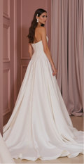 Timeless Strapless Ballgown Wedding Dress with Plunging Neckline & Flowing Train