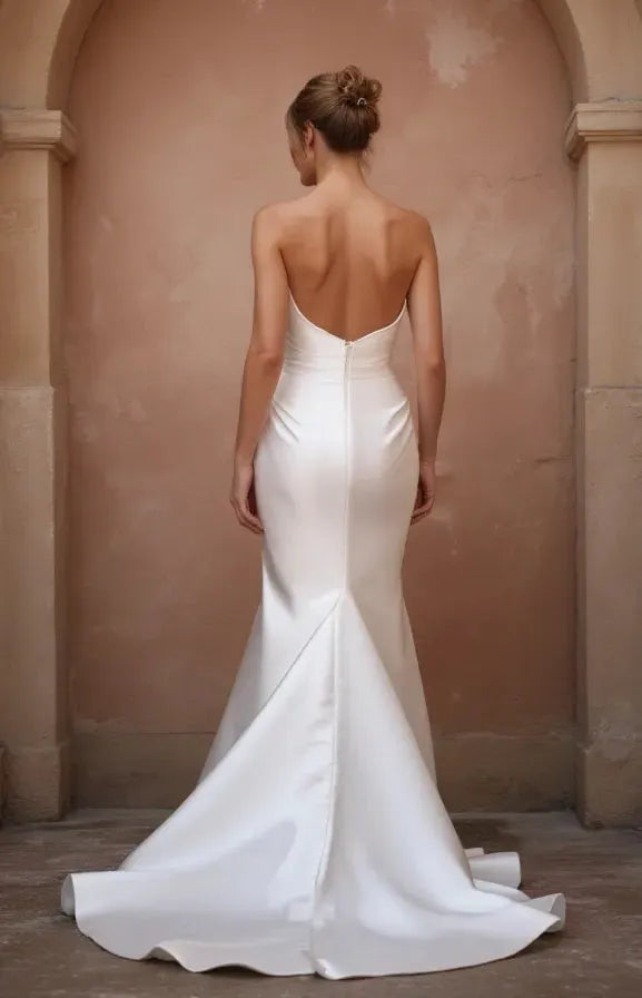 Mermaid Trumpet Wedding Dress with a Dramatic Flair for Brides